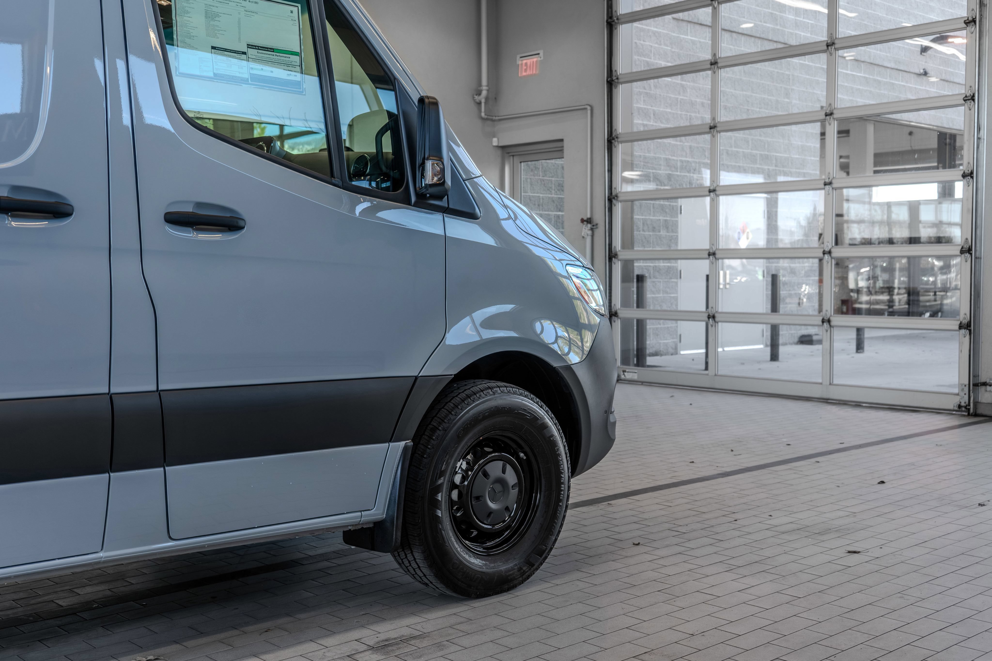 Used 2025 Mercedes-Benz Sprinter 2500 image 26
