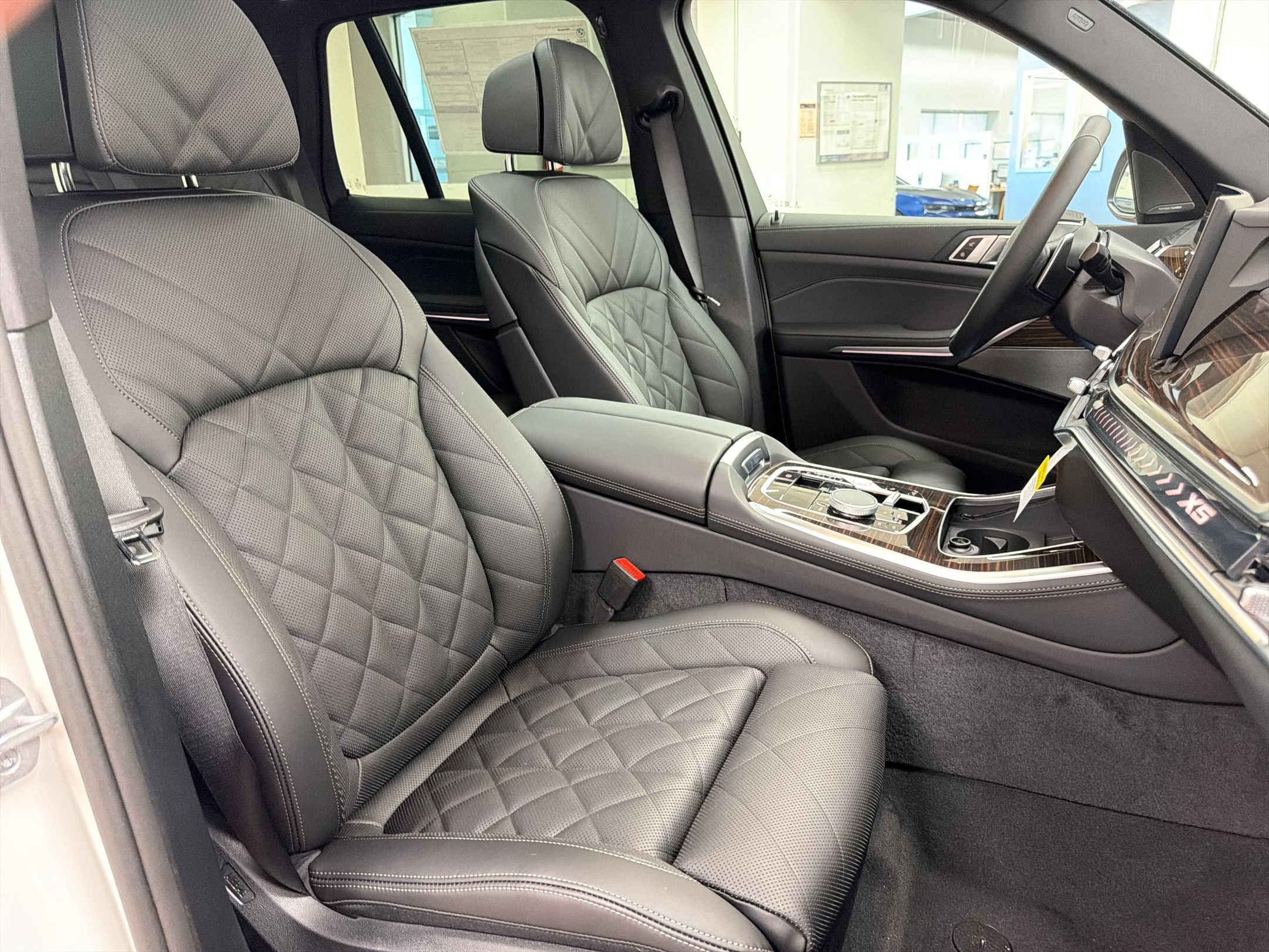 Used 2026 BMW X5 xDrive40i w/ Climate Comfort Package AWD/4WD image 30