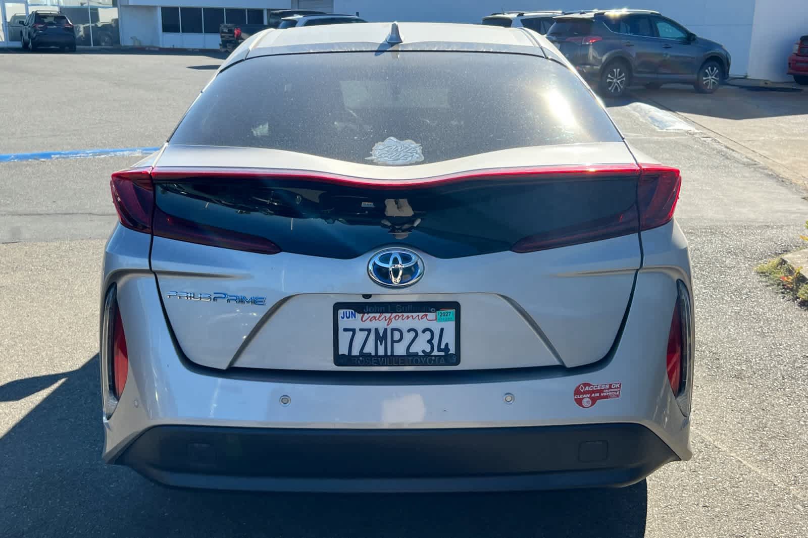 Used 2017 Toyota Prius Prime Advanced w/ Carpet Mat Package FWD image 5