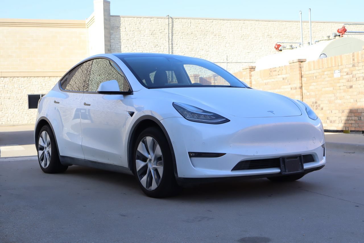 Used 2021 Tesla Model Y Long Range AWD/4WD image 2