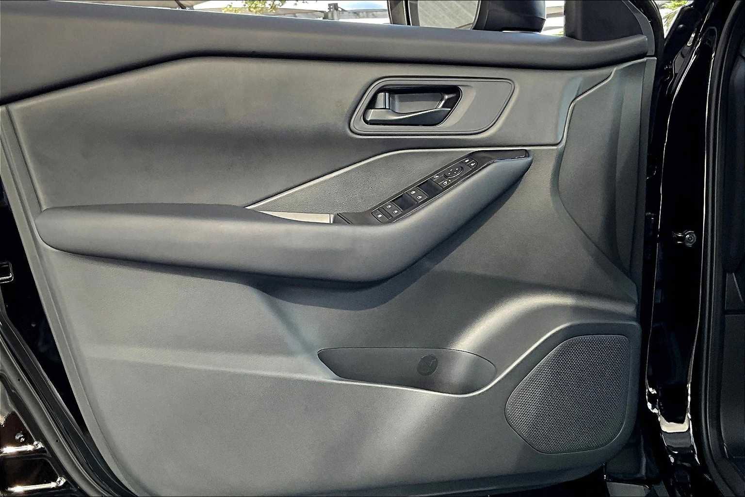 New 2026 Nissan Rogue S image 10