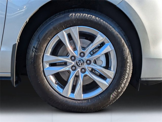 Used 2025 Toyota Sienna Limited image 10