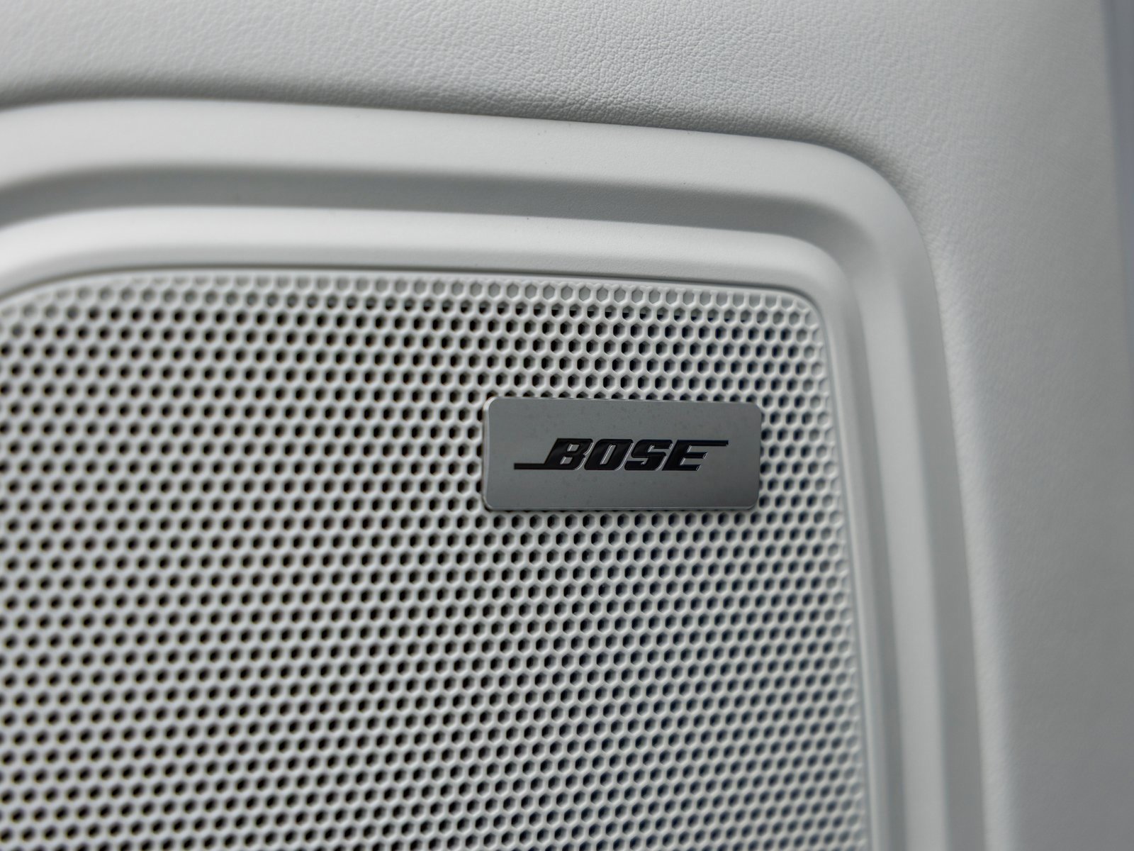 New 2025 Porsche Macan image 24