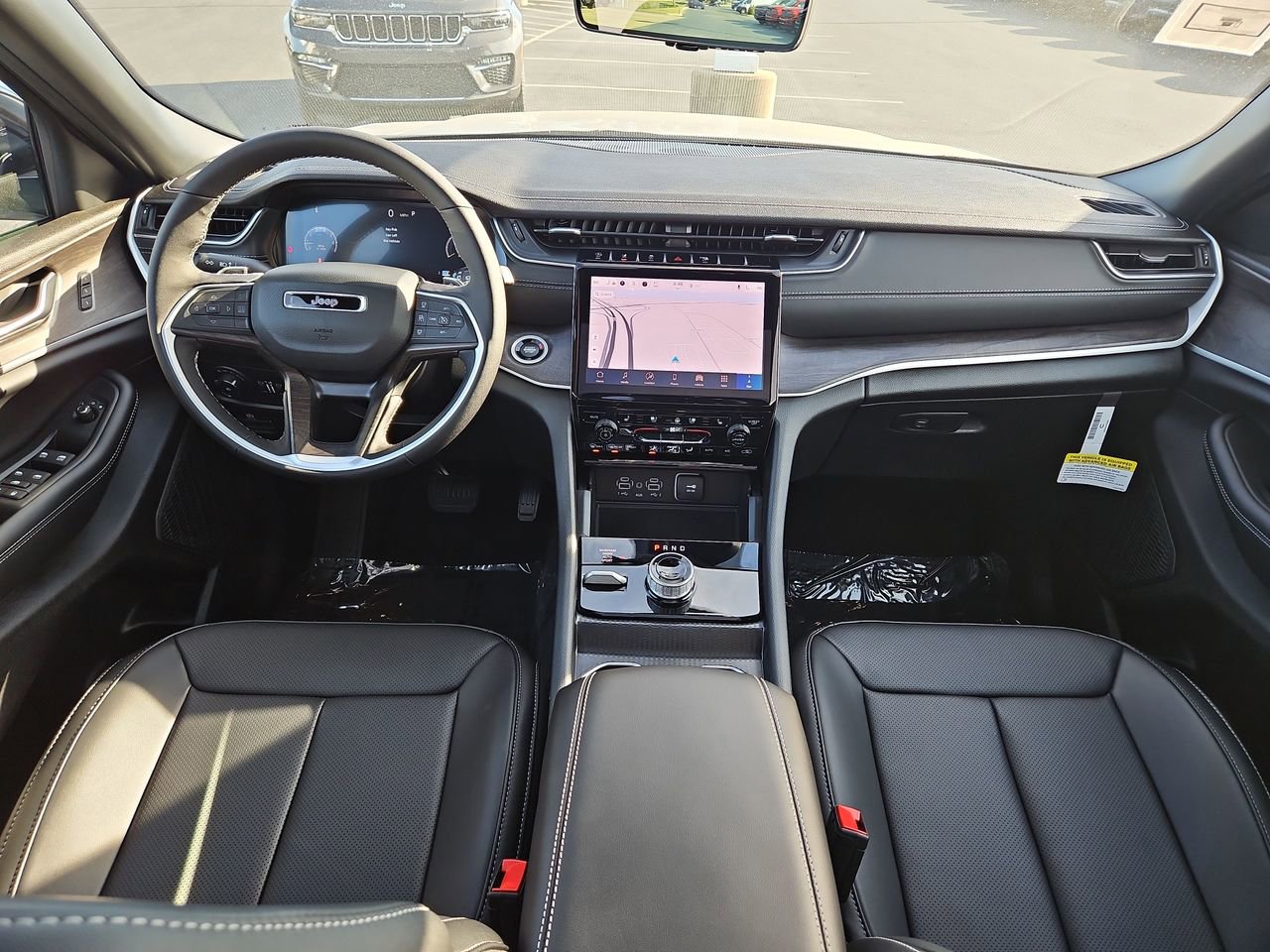 New 2025 Jeep Grand Cherokee Limited w/ Luxury Tech Group II image 17