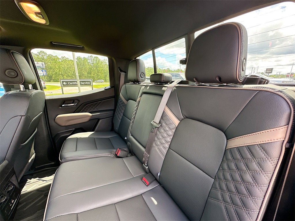 New 2024 GMC Canyon Denali w/ LPO, Denali Black Edition image 17