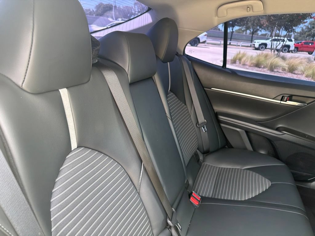 Used 2021 Toyota Camry SE FWD image 10