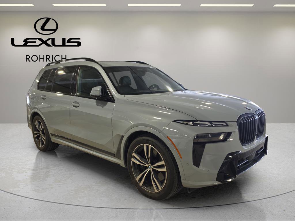 Used 2024 BMW X7 xDrive40i w/ Executive Package AWD/4WD image 4