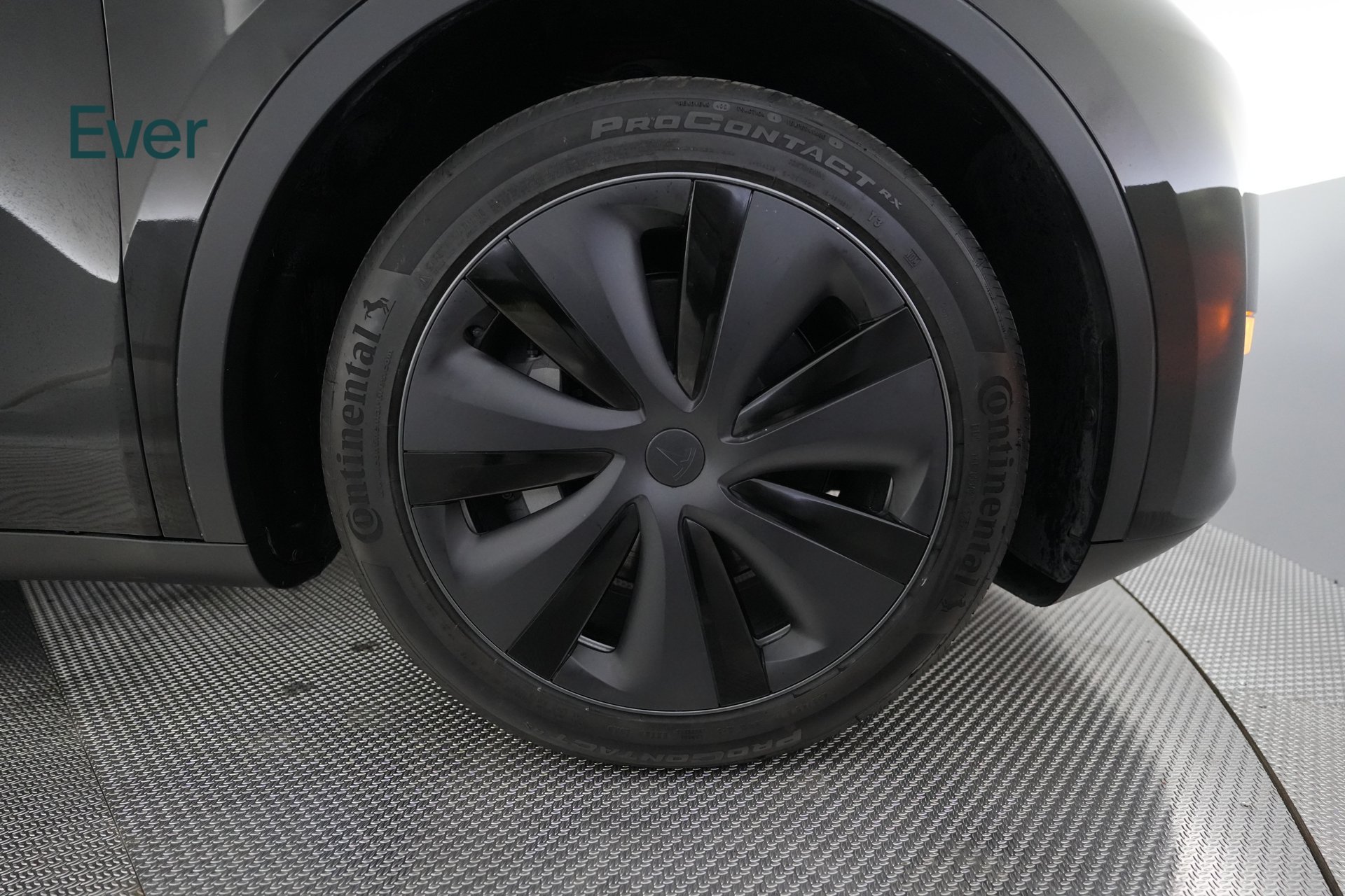 Used 2025 Tesla Model Y Long Range RWD image 20