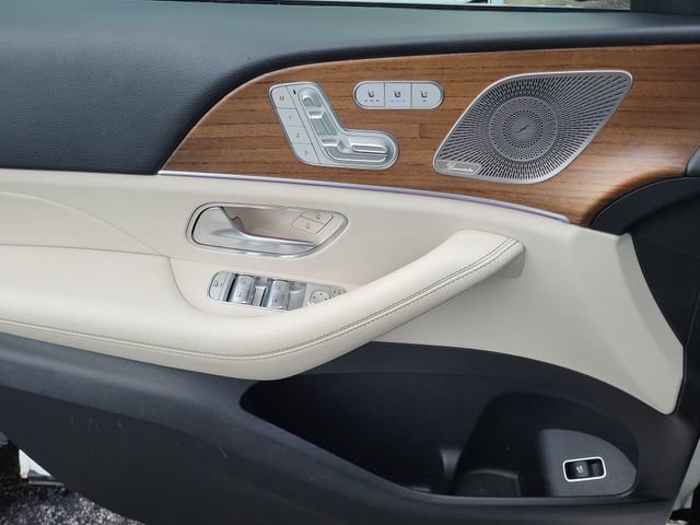Used 2024 Mercedes-Benz GLS 450 4MATIC image 16