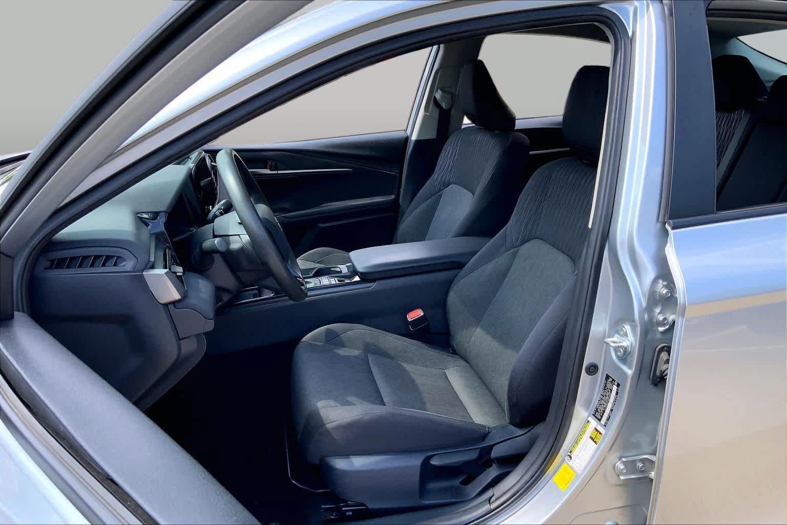 Used 2025 Toyota Camry LE FWD image 8