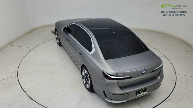 Used 2024 BMW i7 xDrive60 image 84