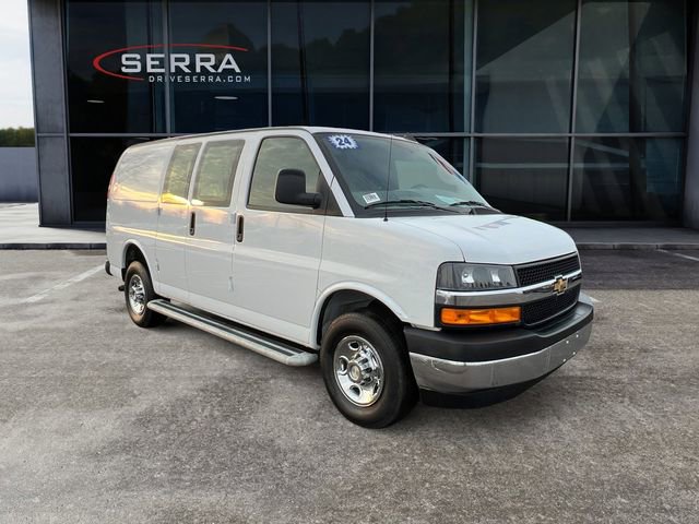 Used 2024 Chevrolet Express 2500 w/ Driver Convenience Package image 7