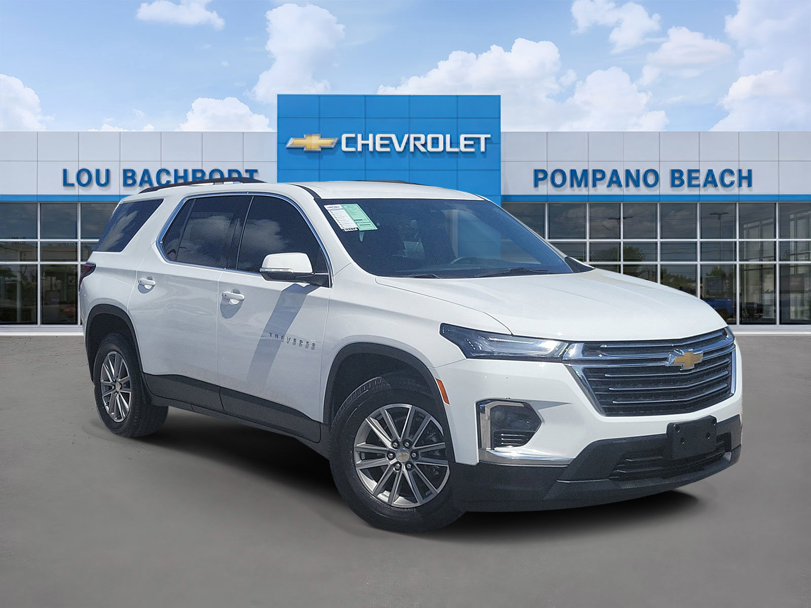Used 2023 Chevrolet Traverse LT image 1