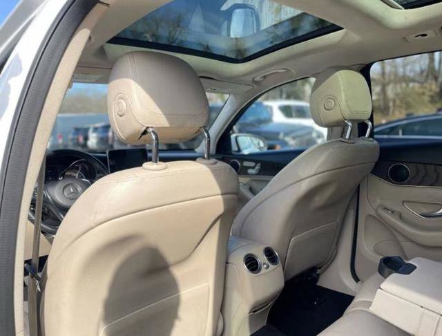 Used 2019 Mercedes-Benz GLC 300 GLC 300 w/ Premium Package image 29