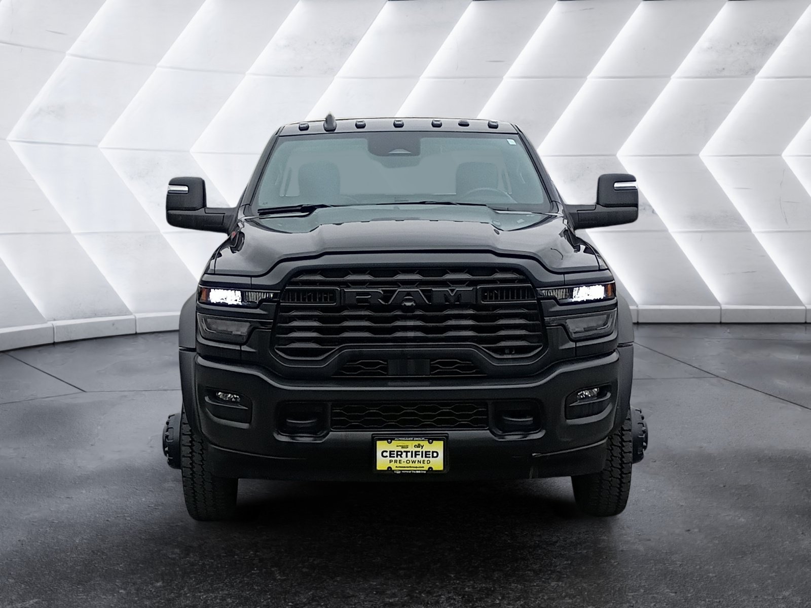 Used 2026 RAM 5500 Tradesman AWD/4WD image 9