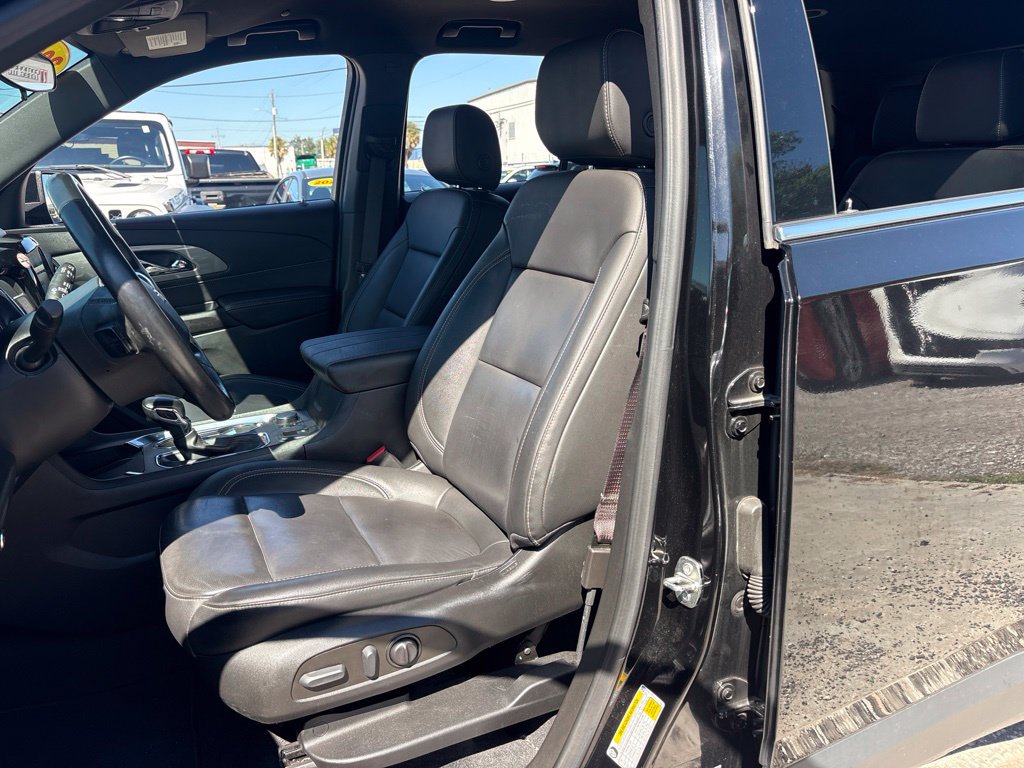 Used 2023 Chevrolet Traverse LT AWD/4WD image 9