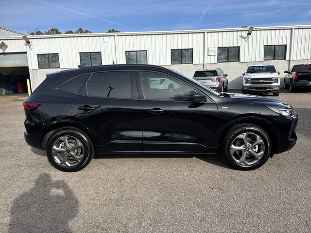 Used 2023 Ford Escape ST-Line w/ Tech Pack #1 image 9