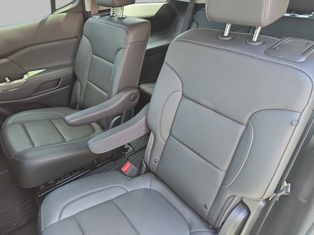 Used 2023 GMC Acadia SLT w/ Preferred Package FWD image 15