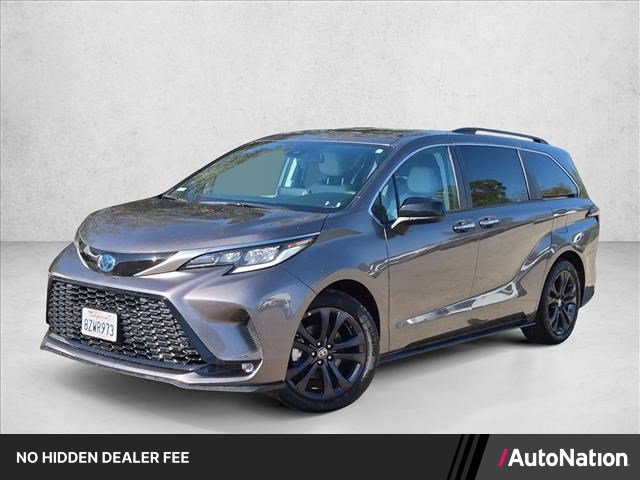 Used 2022 Toyota Sienna XSE w/ XSE Plus Package FWD image 1