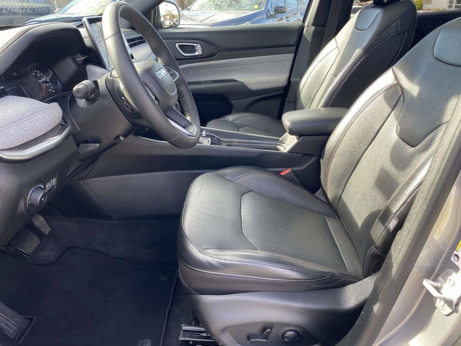 Used 2023 Jeep Compass Latitude w/ Sun and Sound Group image 14