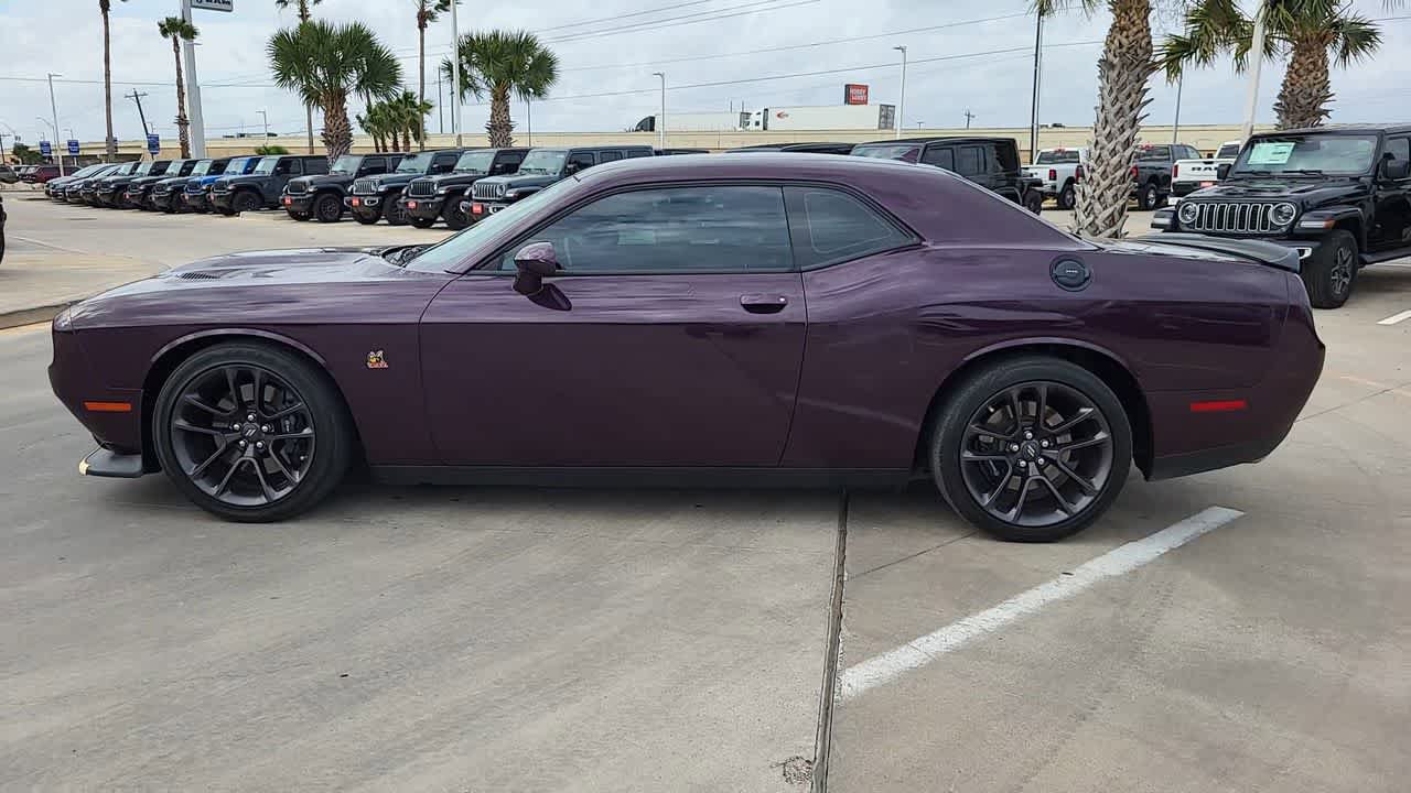 Used 2022 Dodge Challenger R/T Scat Pack RWD image 5