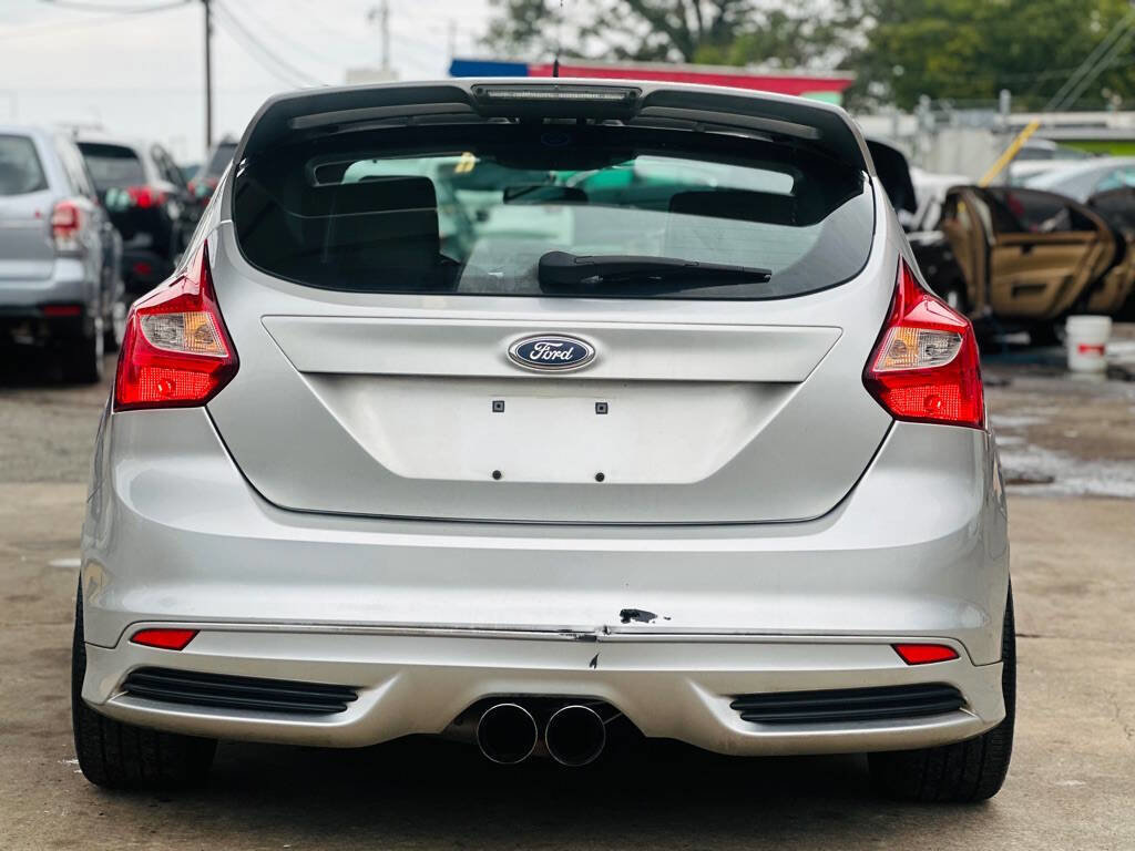 Used 2014 Ford Focus ST w/ Equipment Group 202A image 8