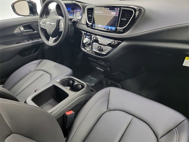 New 2026 Chrysler Pacifica Select image 35