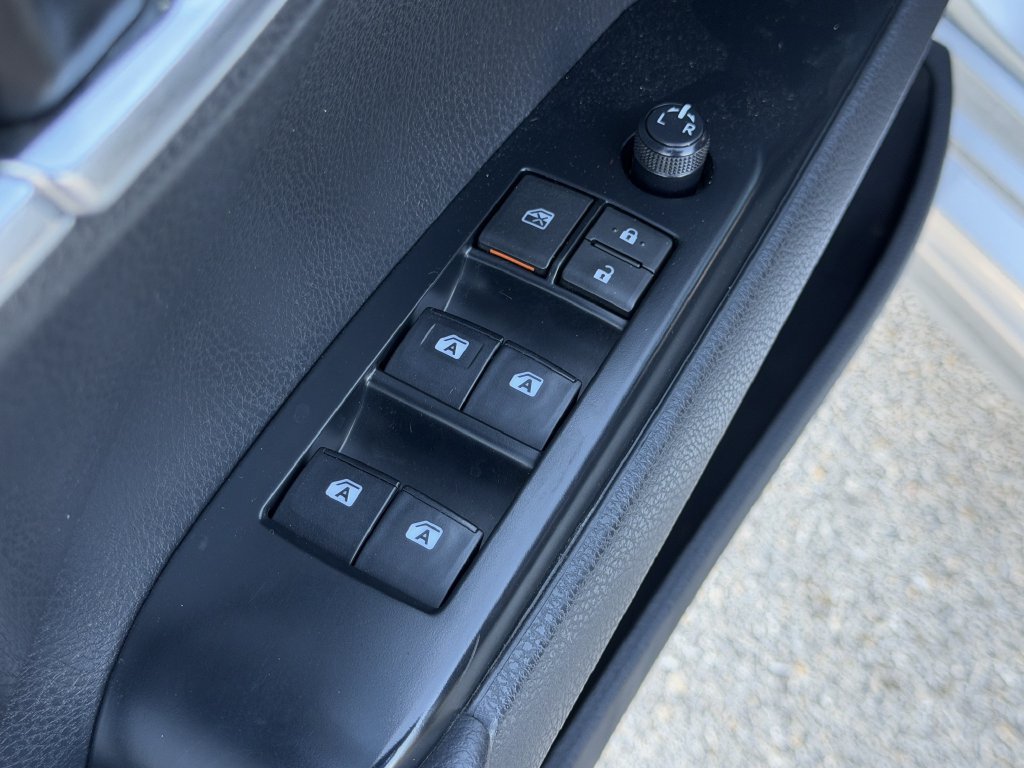 Used 2019 Toyota Camry SE w/ Carpet Mat Package FWD image 21