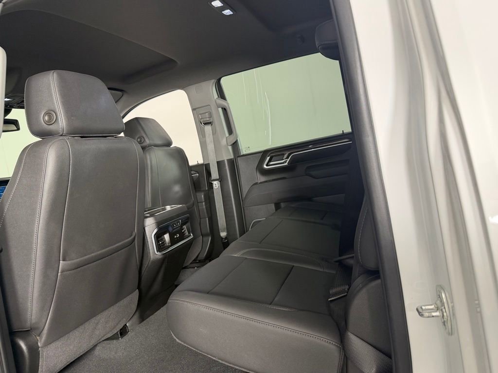 Used 2025 Chevrolet Silverado 2500 LTZ w/ LTZ Convenience Package AWD/4WD image 30