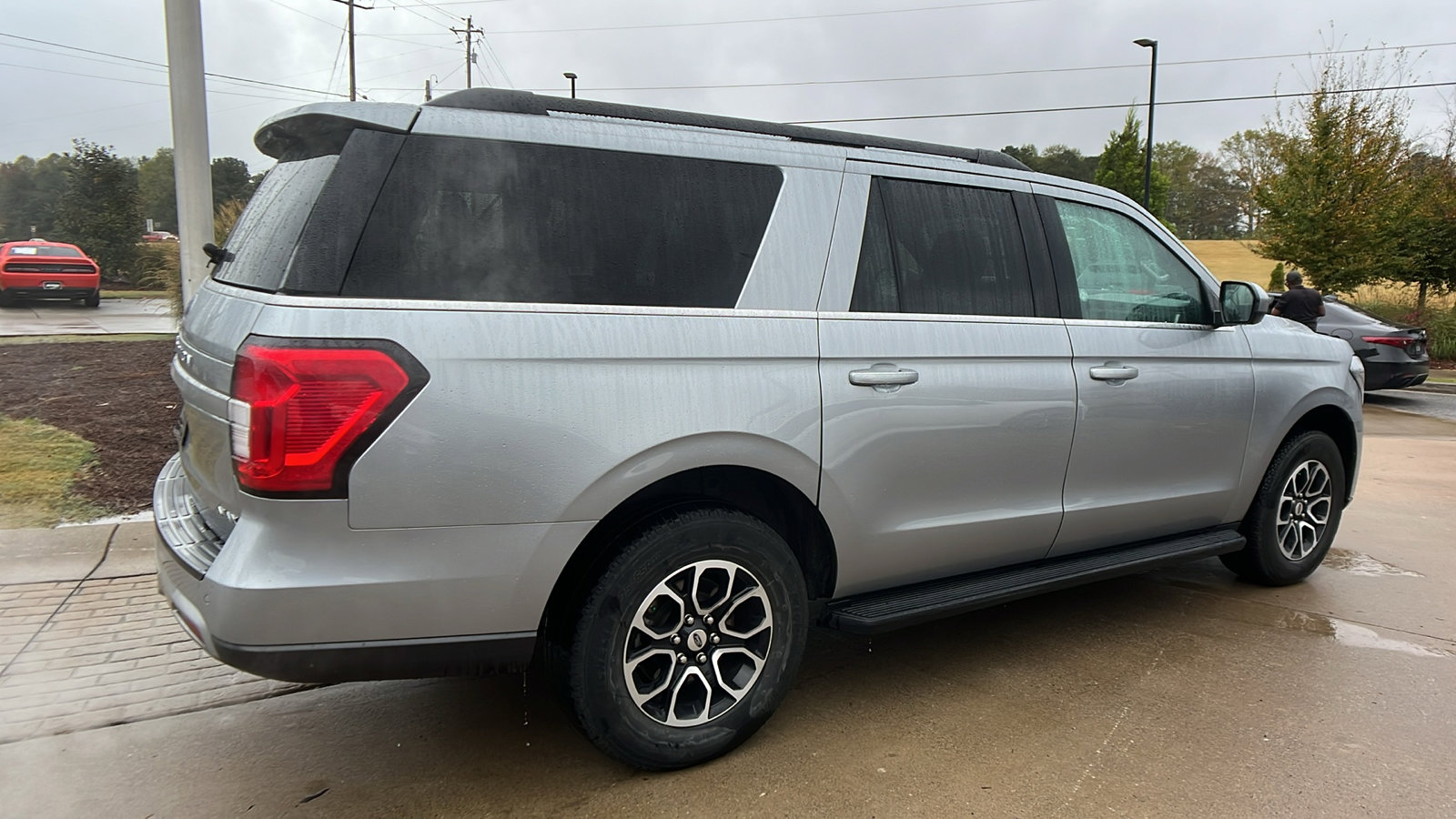 Used 2024 Ford Expedition Max XLT image 8