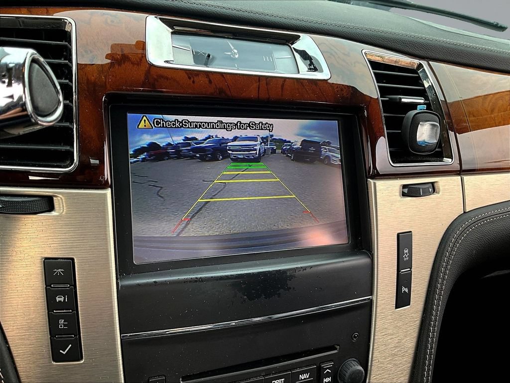 Used 2013 Cadillac Escalade Platinum AWD/4WD image 16