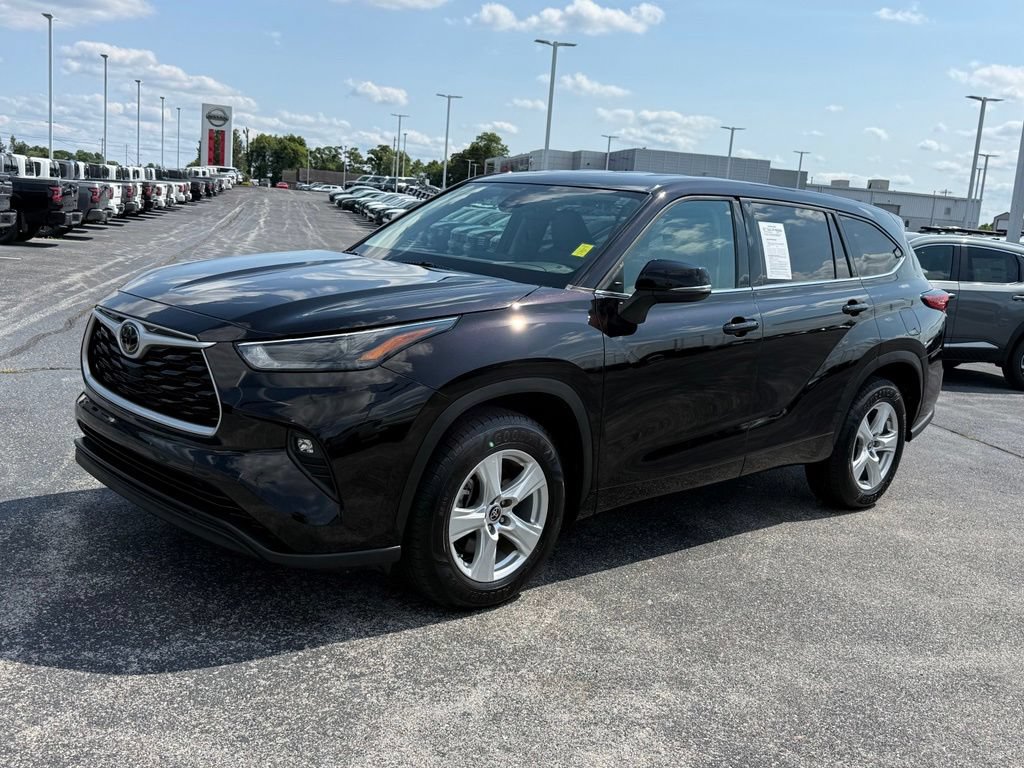 Used 2022 Toyota Highlander LE FWD image 52