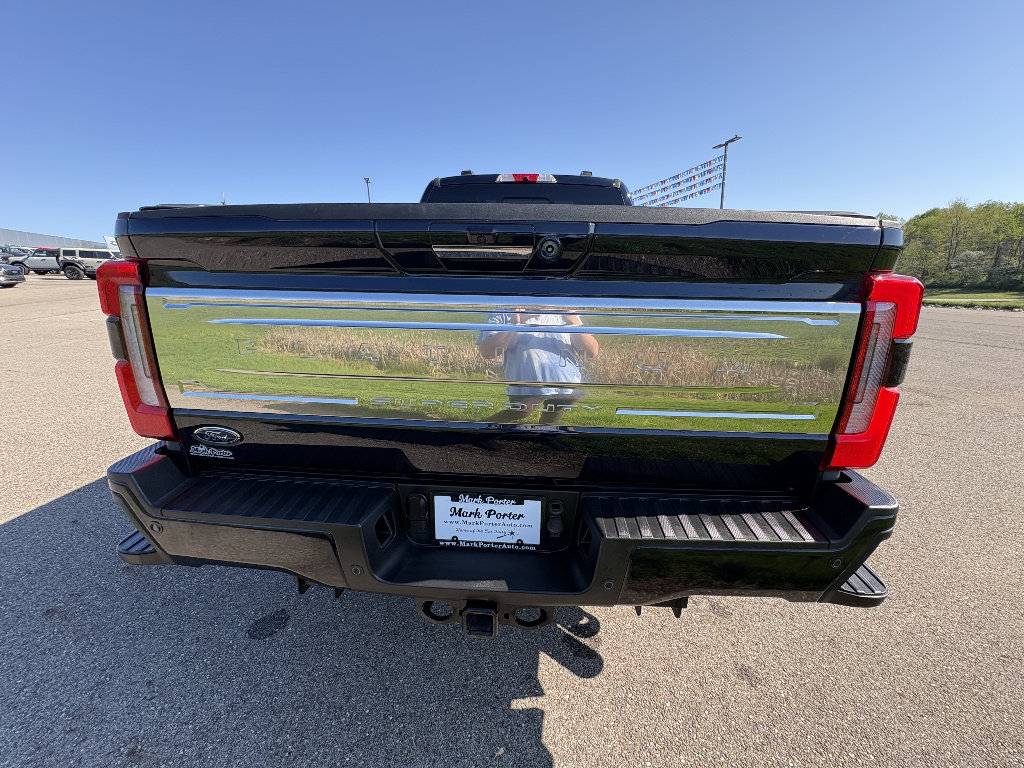 Used 2024 Ford F250 Platinum w/ FX4 Off-Road Package AWD/4WD image 4