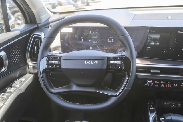 New 2026 Kia Sorento S FWD image 8
