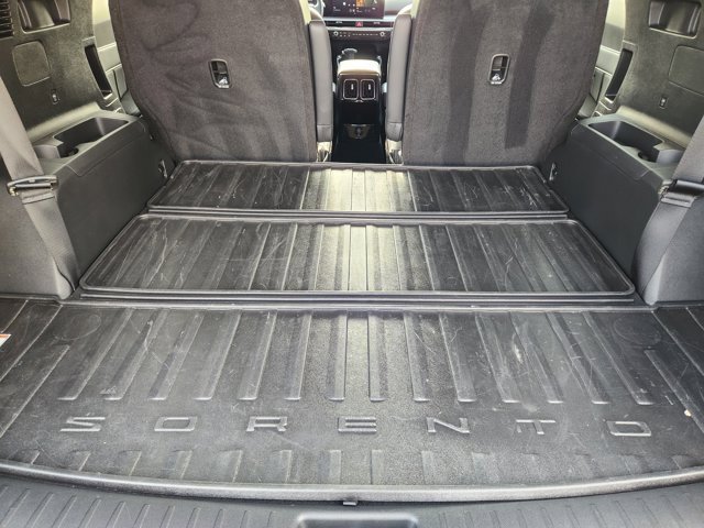 Certified 2025 Kia Sorento SX image 31