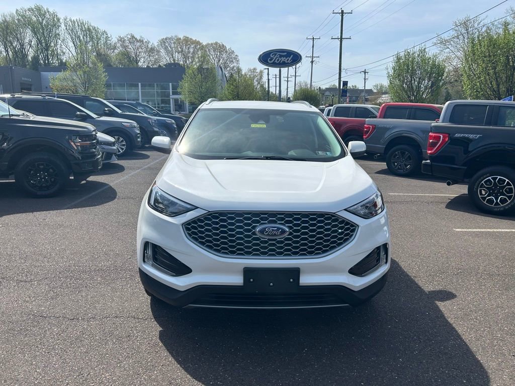 Certified 2023 Ford Edge SEL w/ Convenience Package AWD/4WD image 2
