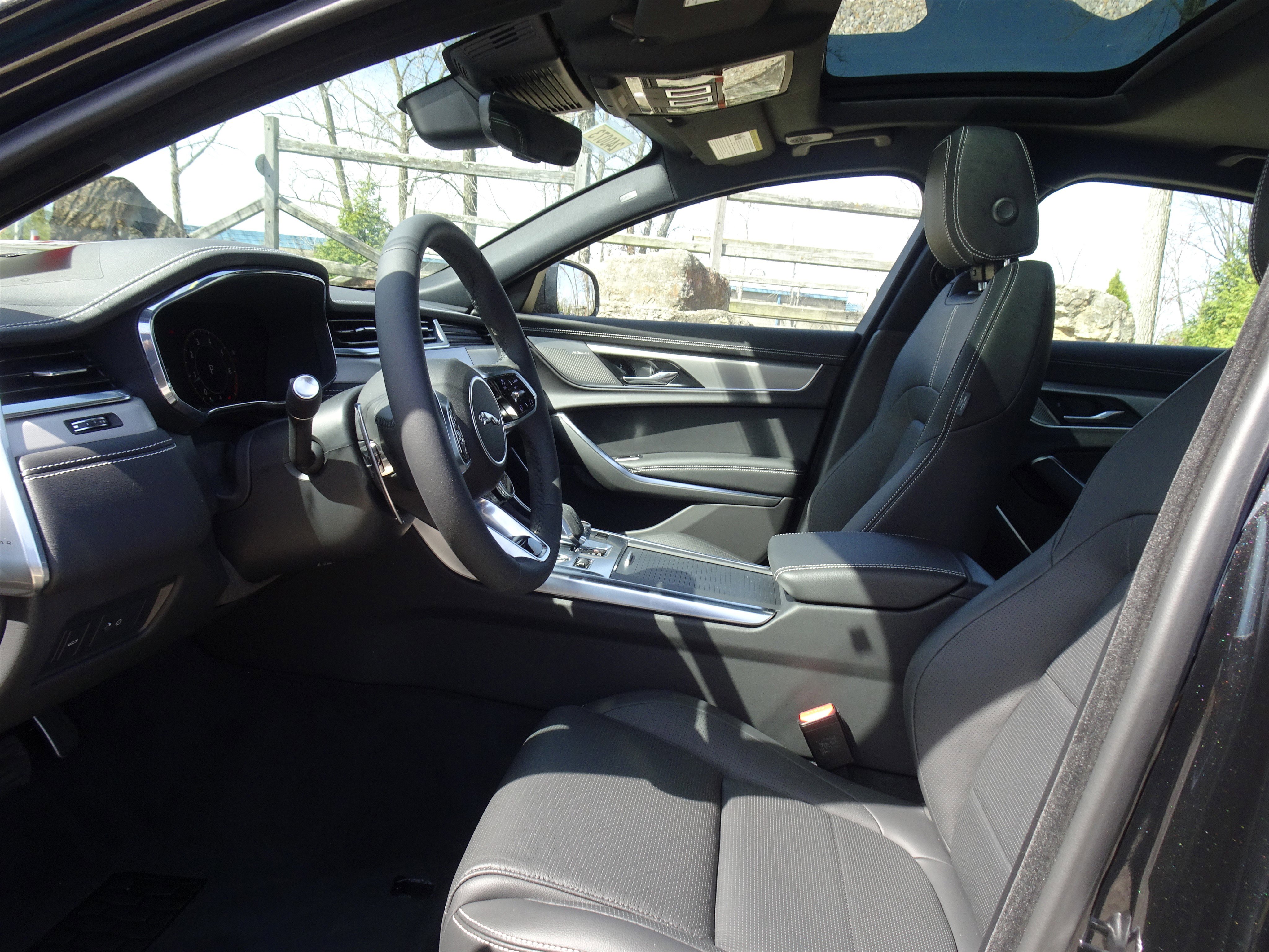 New 2024 Jaguar XF R-Dynamic SE image 2