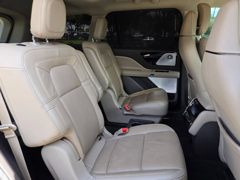 Used 2022 Lincoln Aviator Reserve w/ Equipment Group 201A AWD/4WD image 27