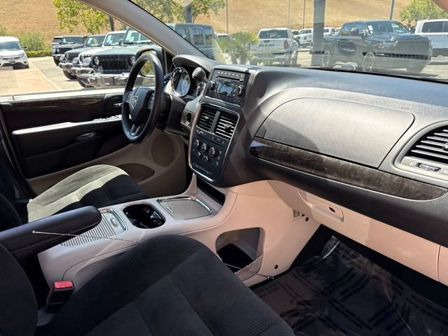 Used 2016 Dodge Grand Caravan SXT FWD image 21