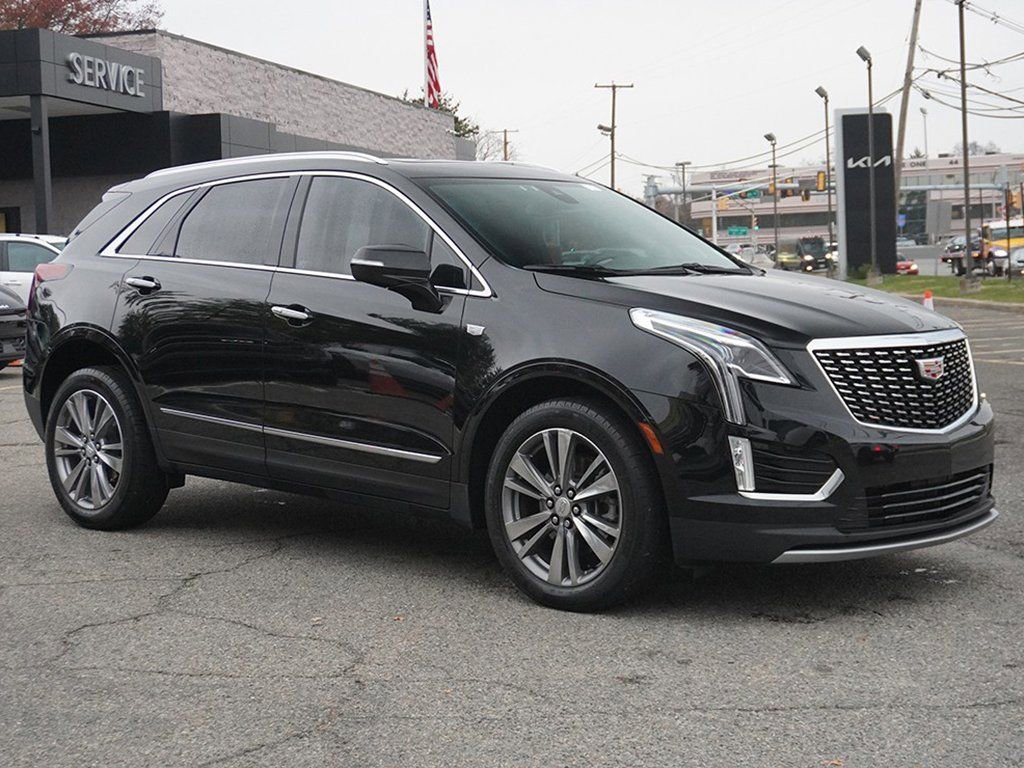 Used 2024 Cadillac XT5 Premium Luxury image 2