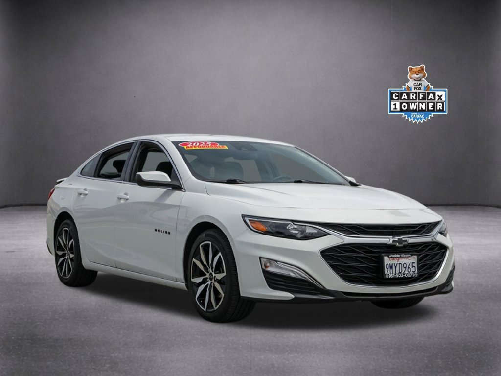 Used 2025 Chevrolet Malibu RS FWD image 2
