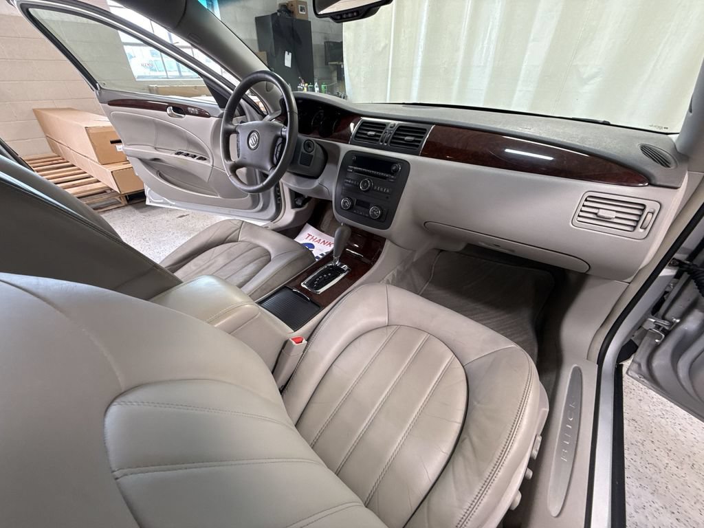 Used 2011 Buick Lucerne CXL FWD image 37