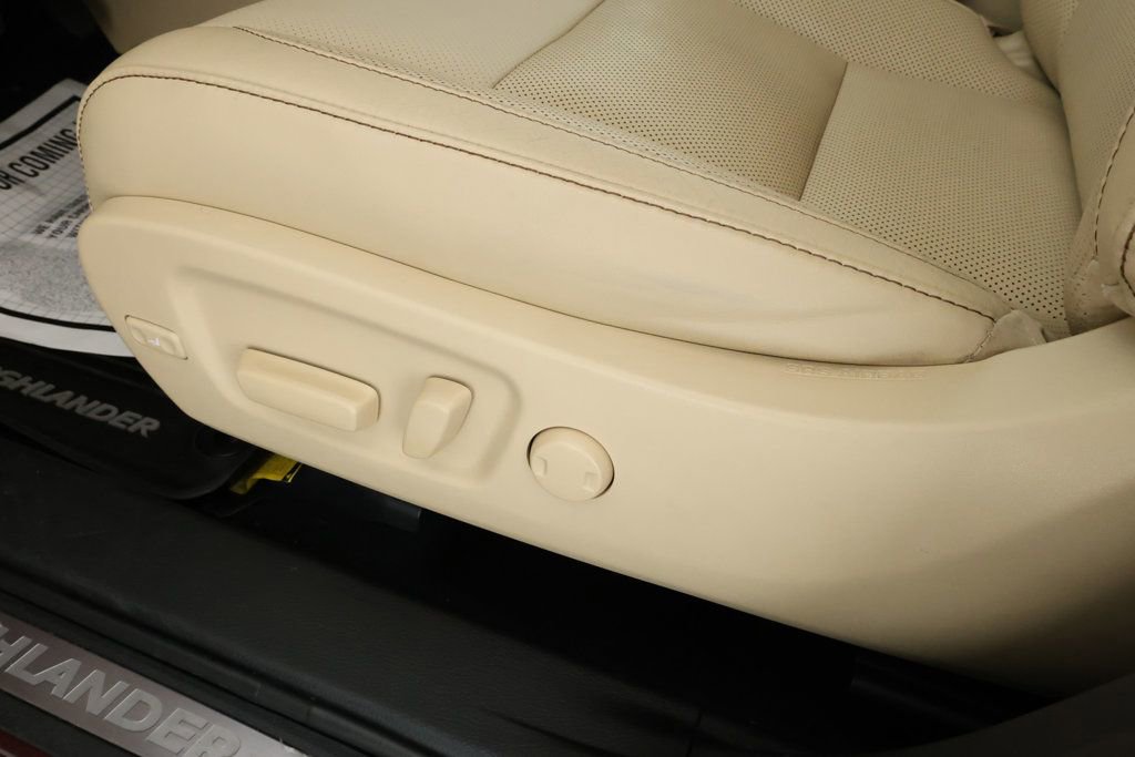 Used 2019 Toyota Highlander Limited Platinum image 10