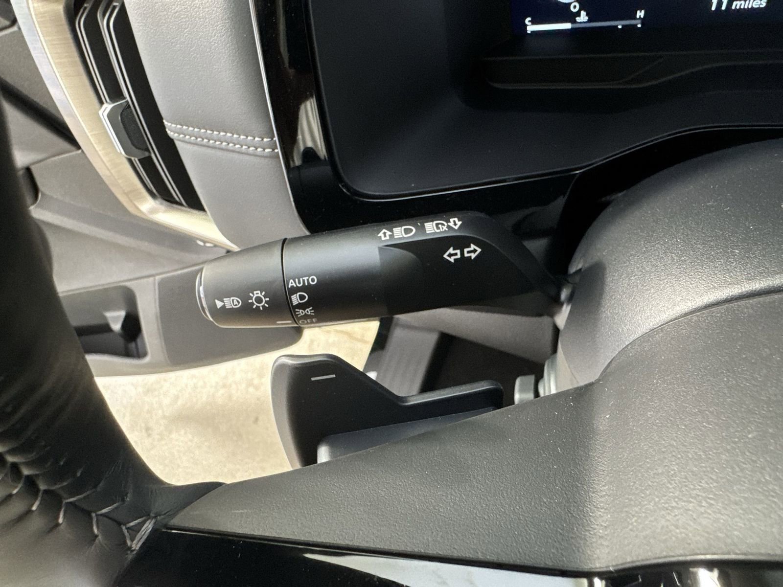 New 2025 Nissan Pathfinder Platinum w/ Cargo Package image 16