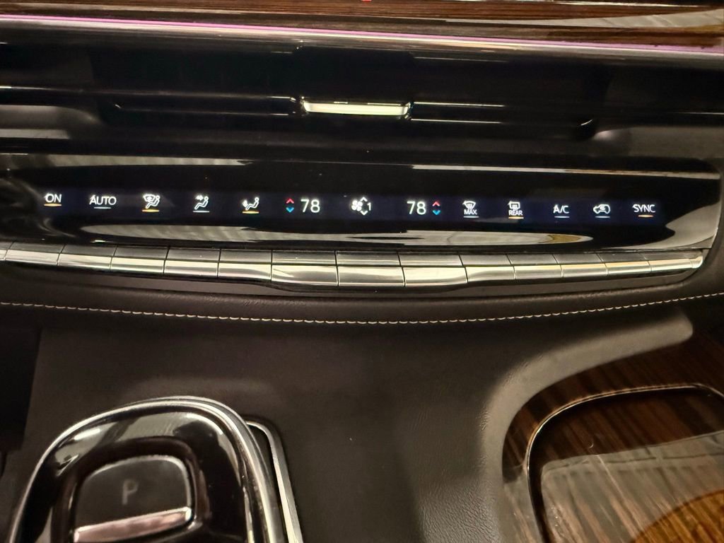 Used 2023 Cadillac Escalade Premium Luxury image 37