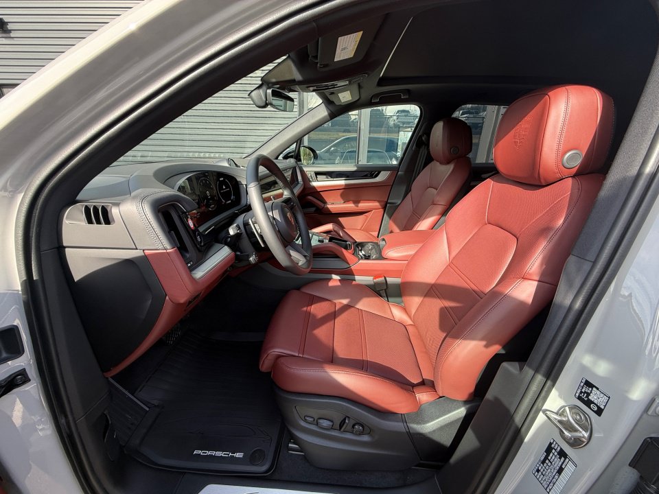 New 2026 Porsche Cayenne E-Hybrid AWD/4WD image 5