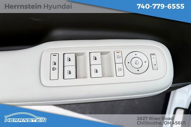 Certified 2025 Hyundai Santa Fe Calligraphy image 13