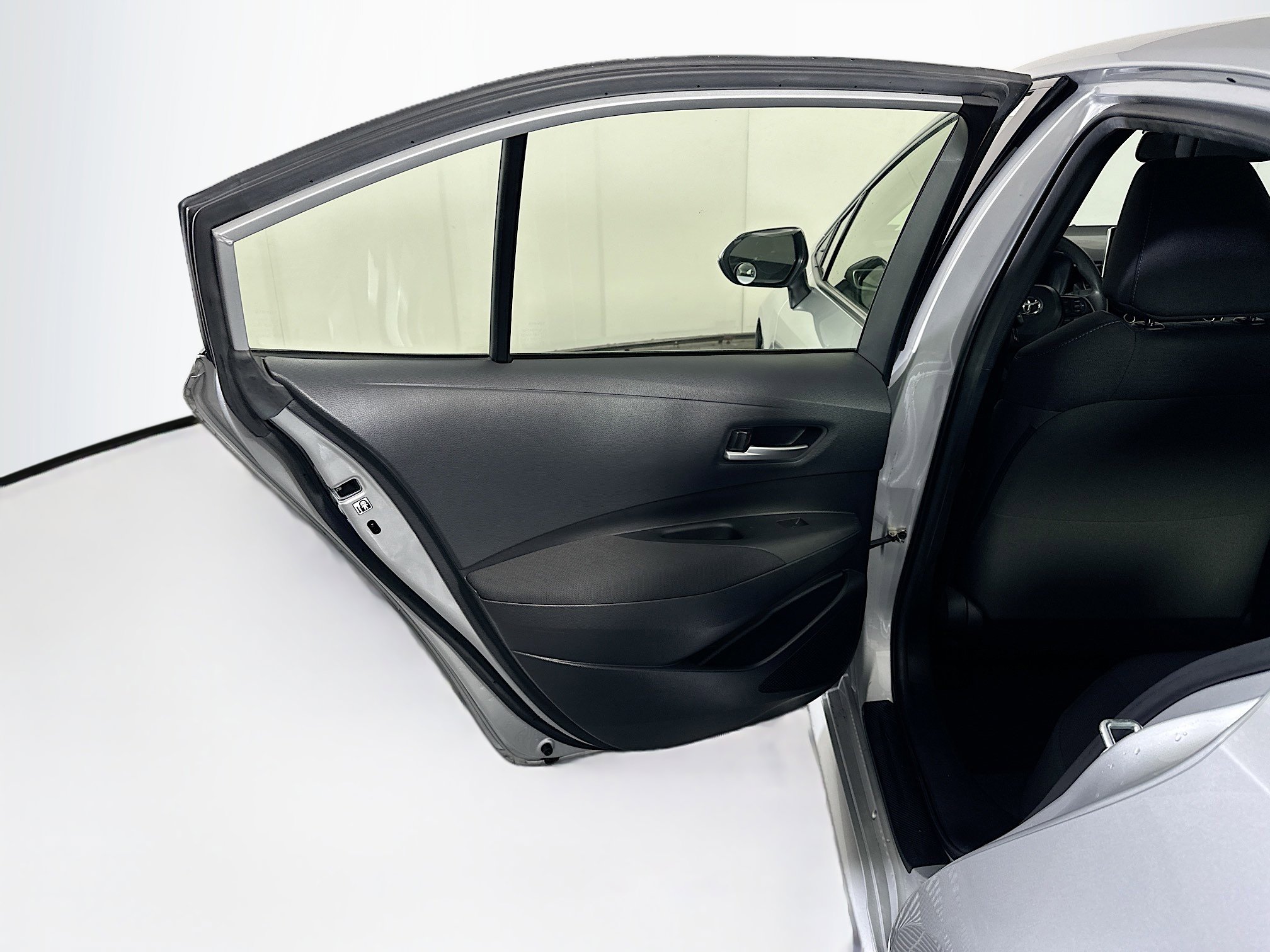 Used 2020 Toyota Corolla LE w/ LE Premium Package FWD image 26