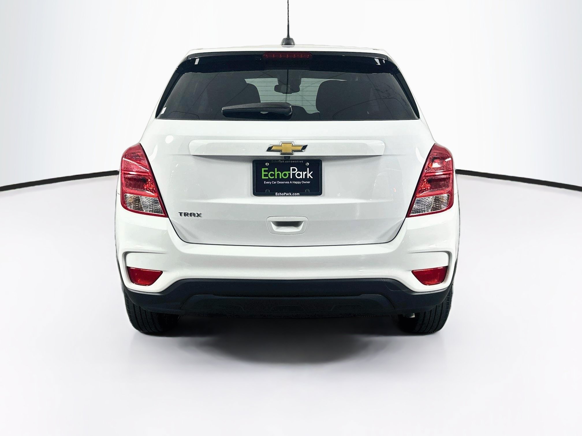 Used 2022 Chevrolet Trax LS w/ Tint and Cruise Package FWD image 7