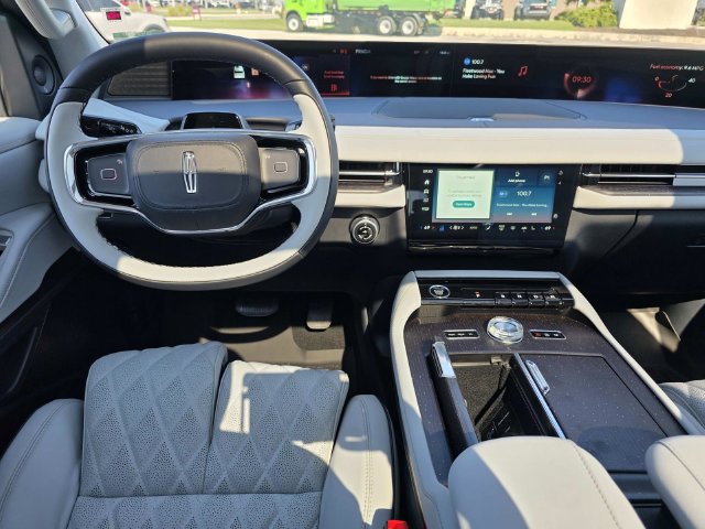 New 2027 Lincoln Navigator L Black Label AWD/4WD image 6
